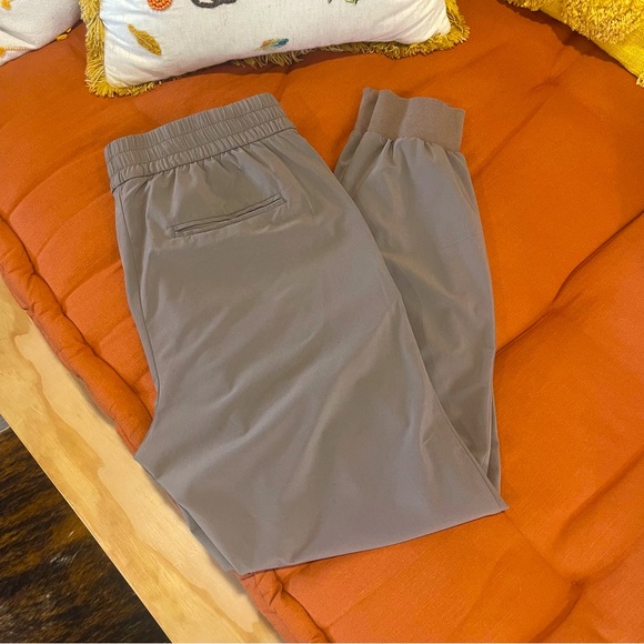 Banana Republic Lightweight Taupe Joggers - Picture 7 of 7